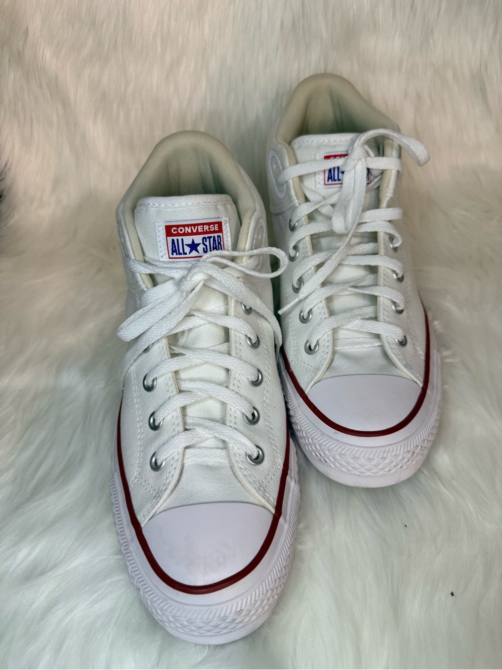 Men’s Converse White Canvas Low Top Sneakers with Red Trim